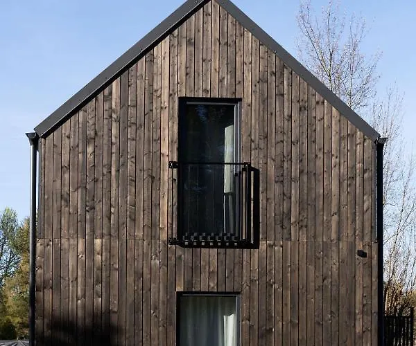 Semesterbostad Czarny Bocian Białogóra